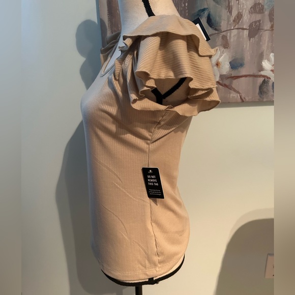 Express Ribbed Crew Neck Ruffle Sleeve Tee - Picture 6 of 7